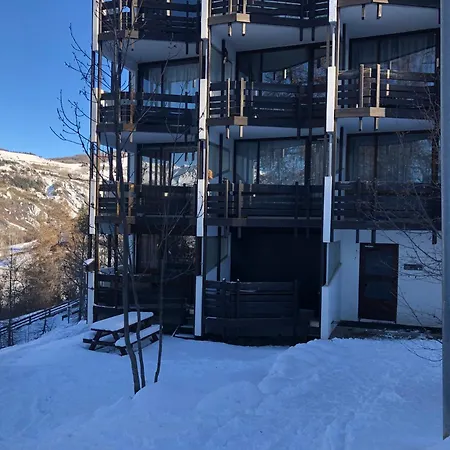 T2 Avec Et Un Coin Montagne En Rez-de-chaussee Avec Terrasse Et Table Exterieure